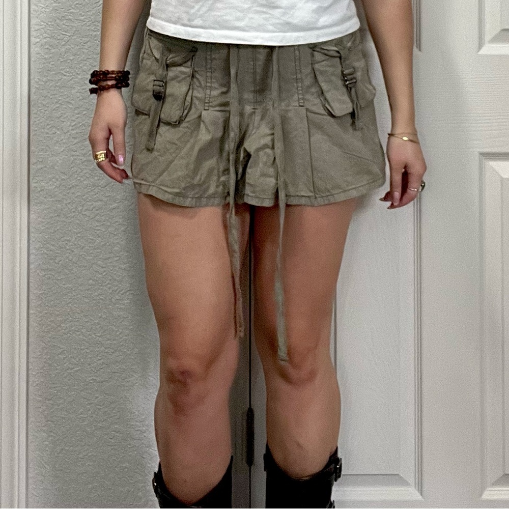 Mini cargo skirt with pockets and tie drawstring